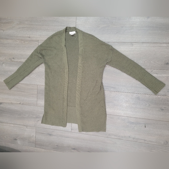 "If It Were Me" Women's Olive Green Cardigan Sweater - Size Small - Picture 2 of 4